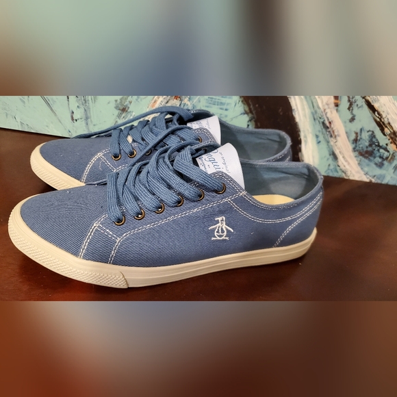 PENGUIN MAN'S LIGHT BLUE, TENNIS SHOES, SIZE 9. - Picture 2 of 6